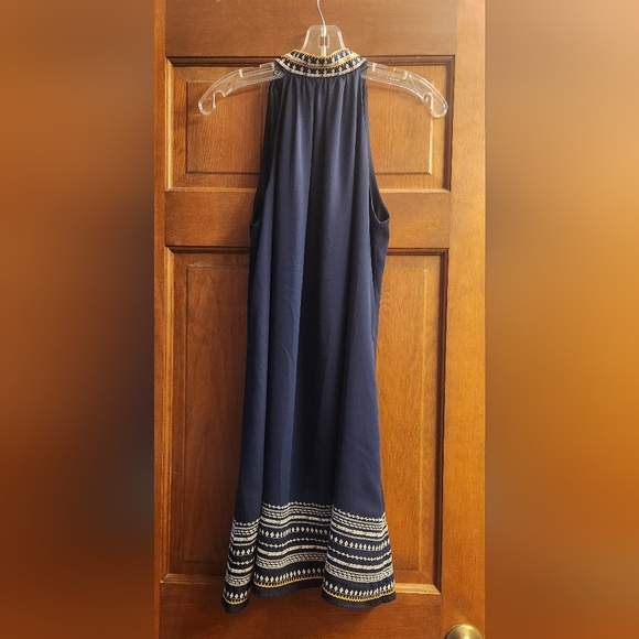 THML Dress - Picture 2 of 3